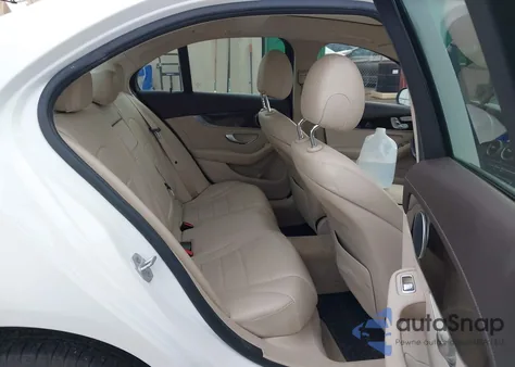 2016 Mercedes-Benz C 300 Luxury 4Matic из США, поврежденный, VIN 55SWF4KB7GU135484